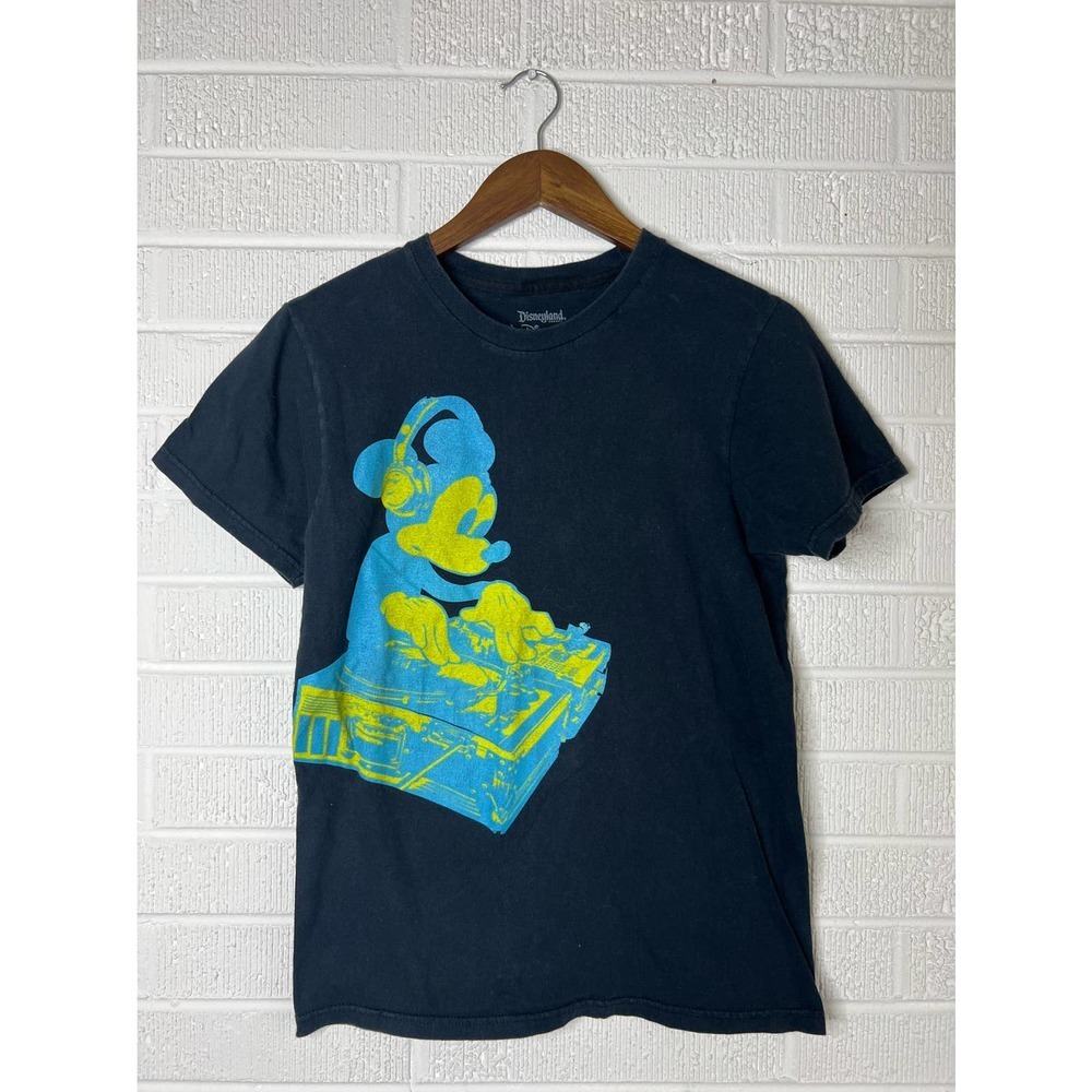 Disney World Land Mickey Mouse DJ t shirt